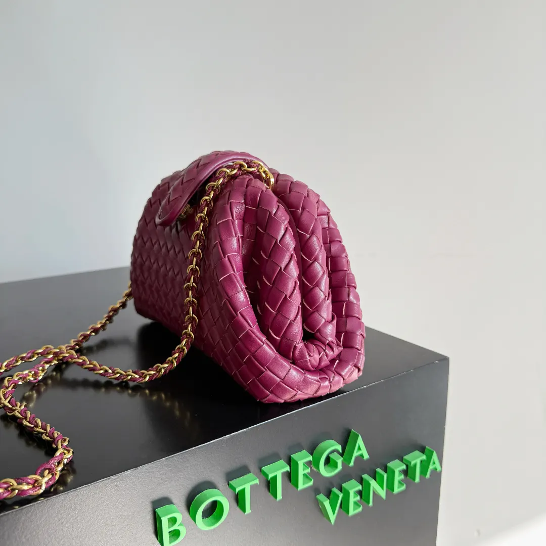 Bottega Veneta 手拿包 精致手拿款