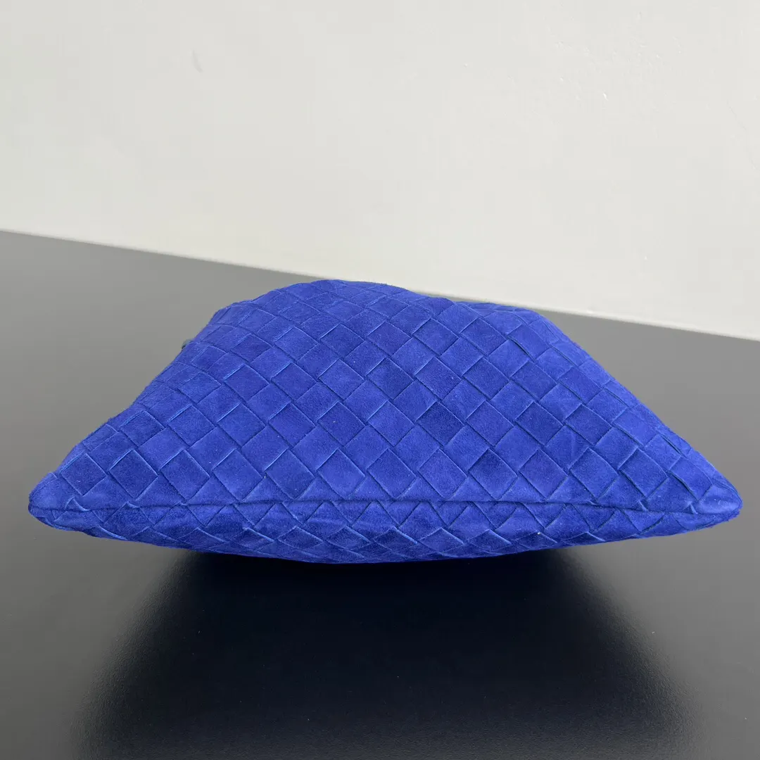 Bottega Veneta 麂皮 腋下包 復古腋下背款