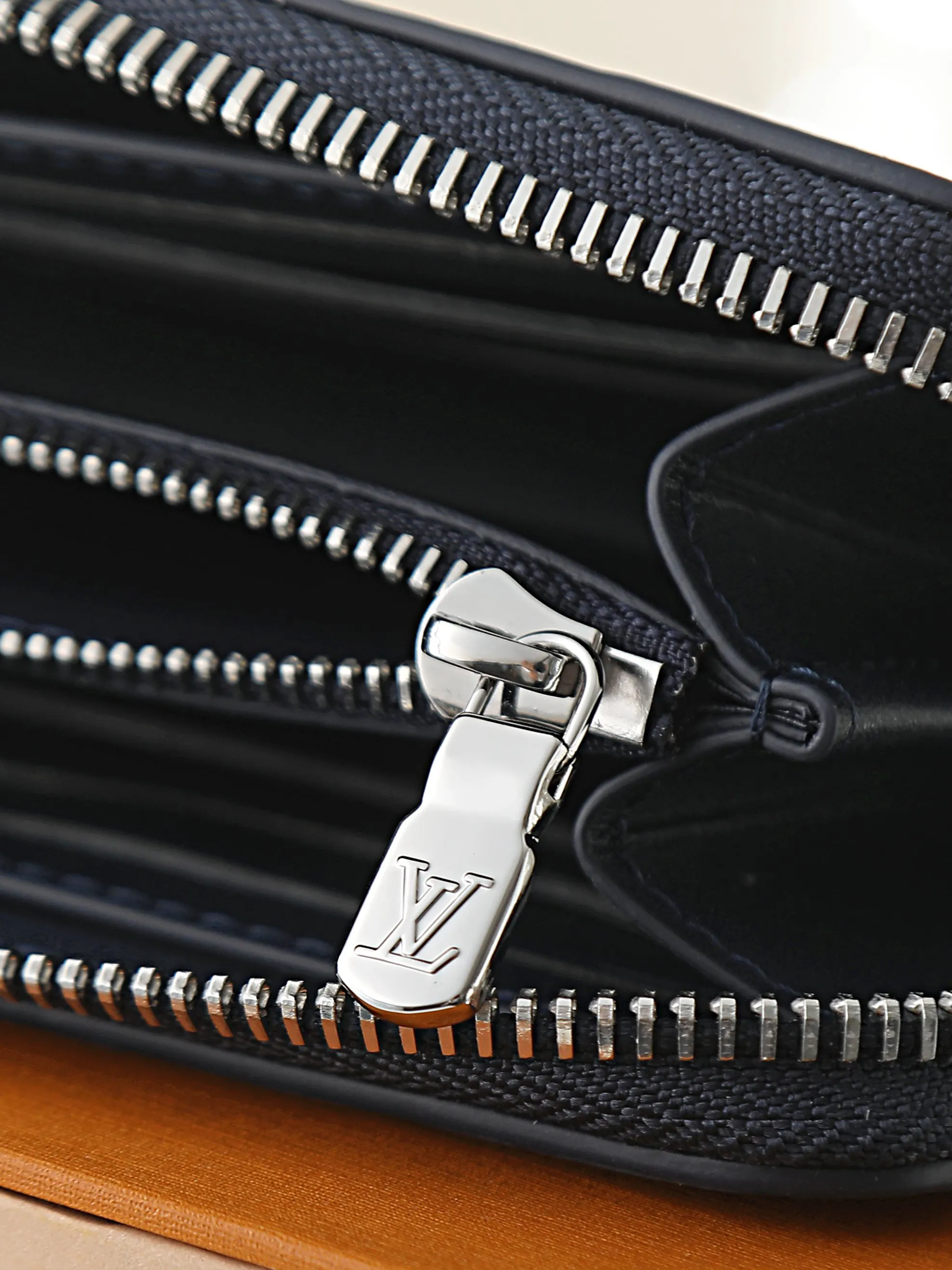 LV Blue Long Zip Wallet Image 7 LV Blue Long Zip Wallet Image 7