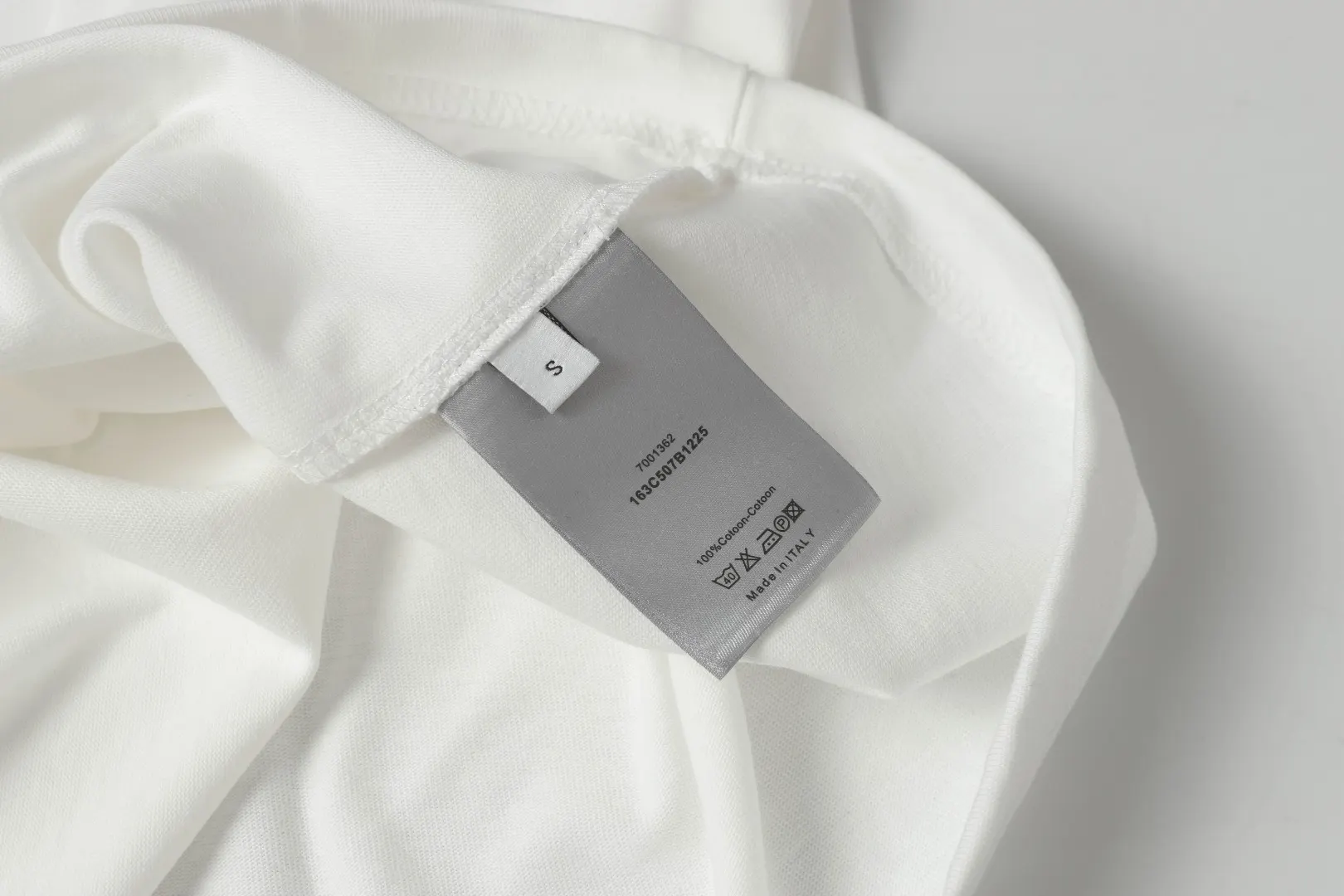 Dior White Square Print T-Shirt Minimal Image 9 Dior White Square Print T-Shirt Minimal Image 9