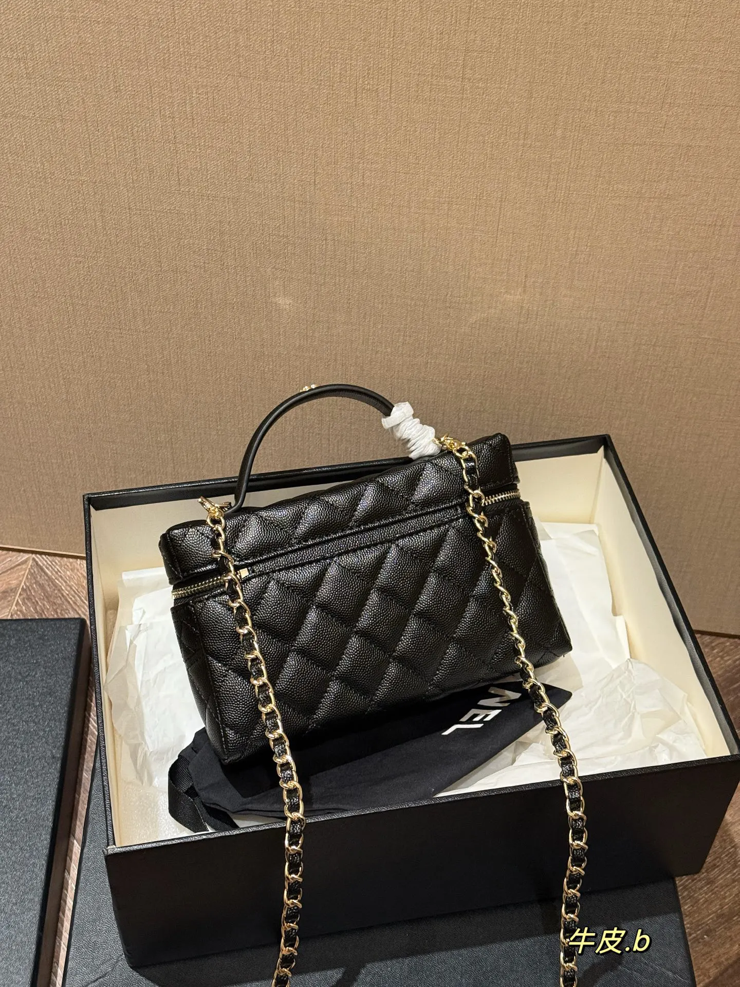 Chain Bag Leather