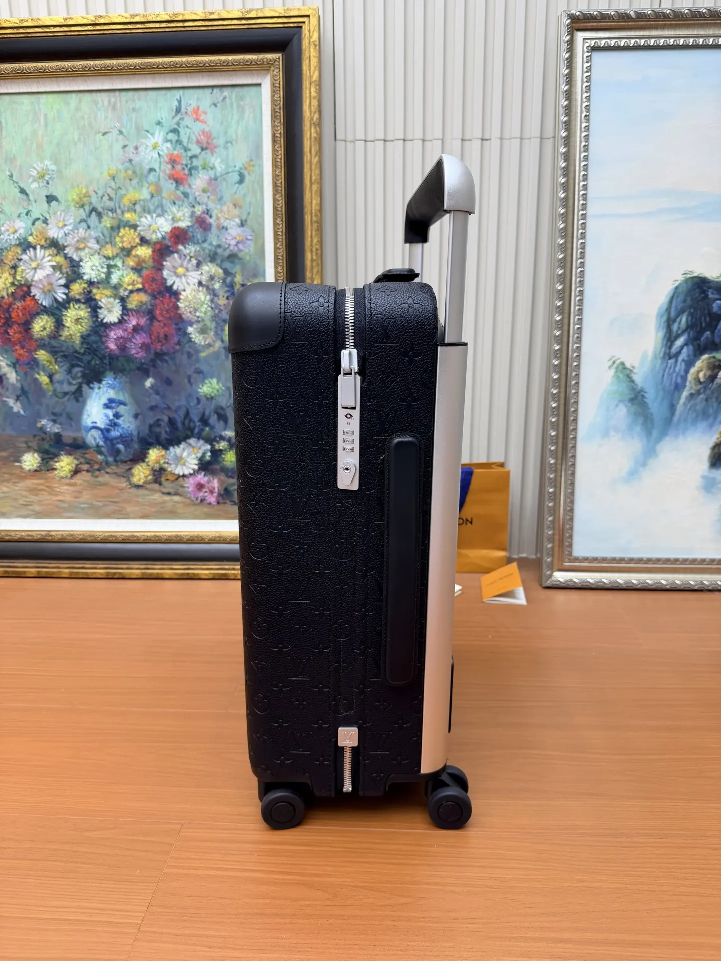黑色 好质量 市面 带 最新推出 拉 行李箱 旅行拉杆款 輕便出行款