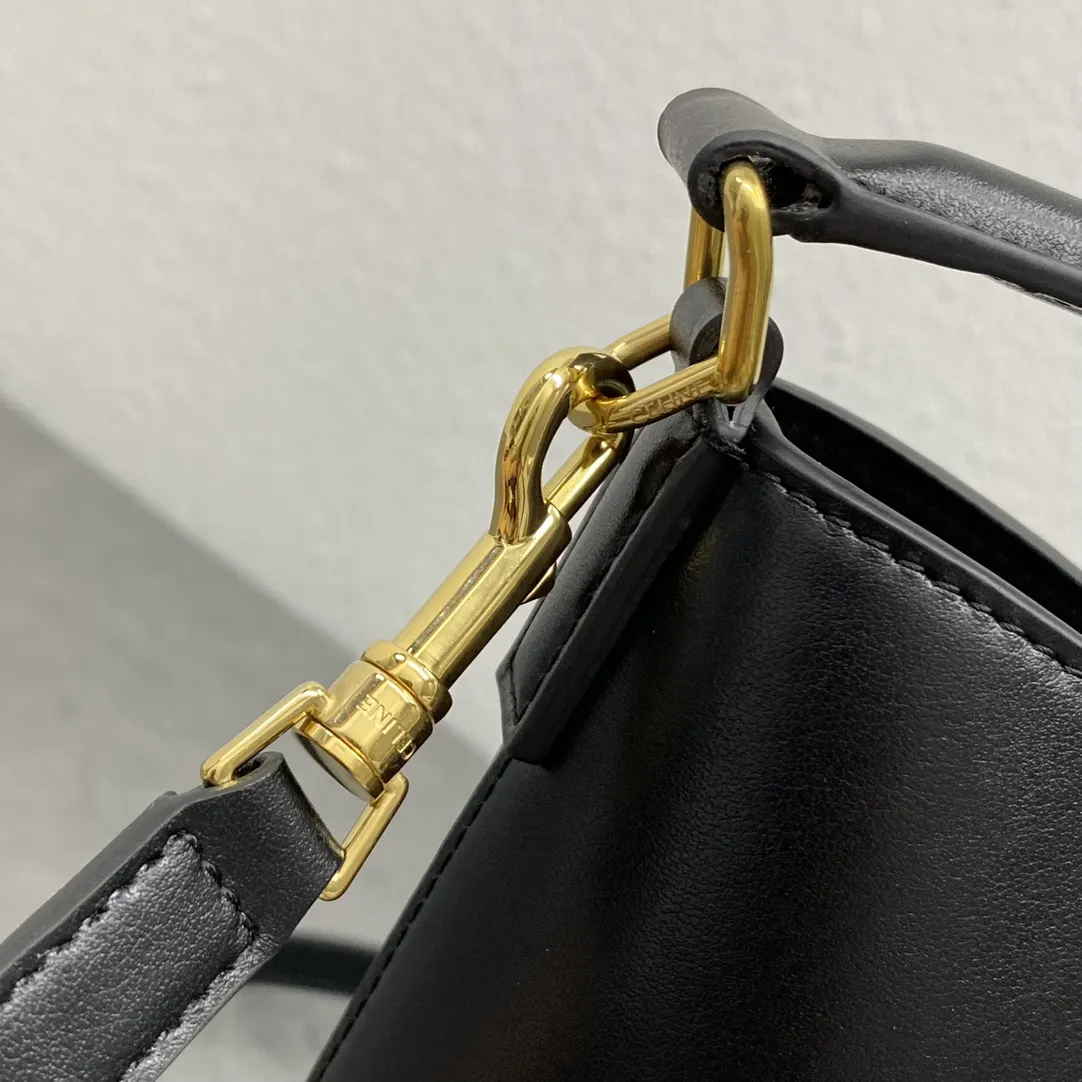 Triomphe 黑色 金色 小牛皮 水桶包 休闲水桶款