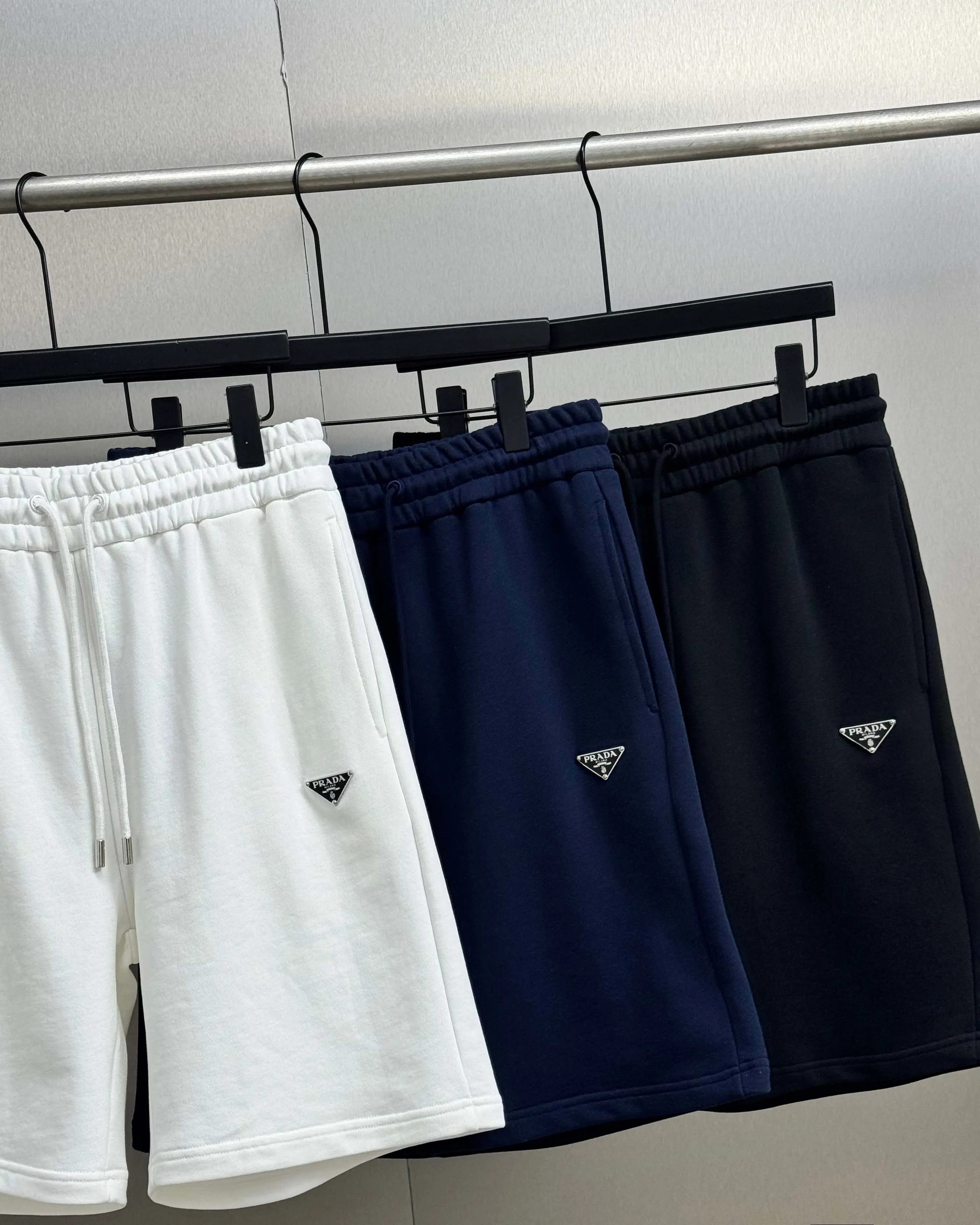 Prada 三角标 短裤