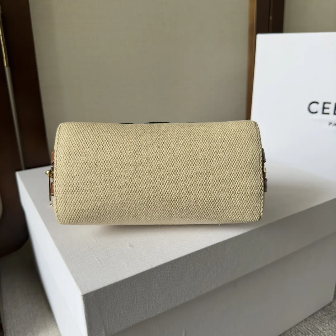 Triomphe 金色 小牛皮 链条包 精致链条款