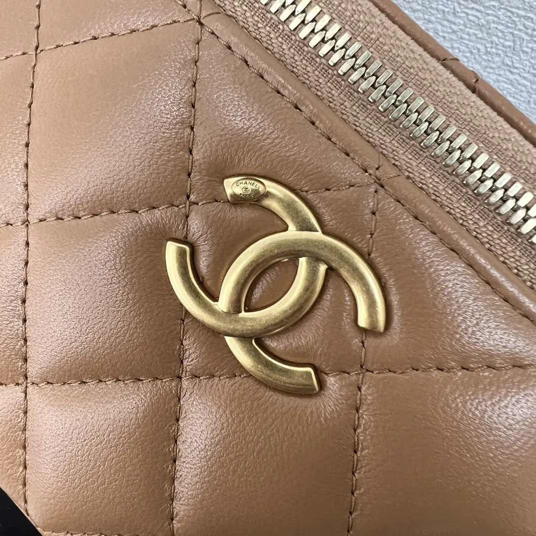 CHANEL 棕色小羊皮菱格链条包 金链翻盖款
