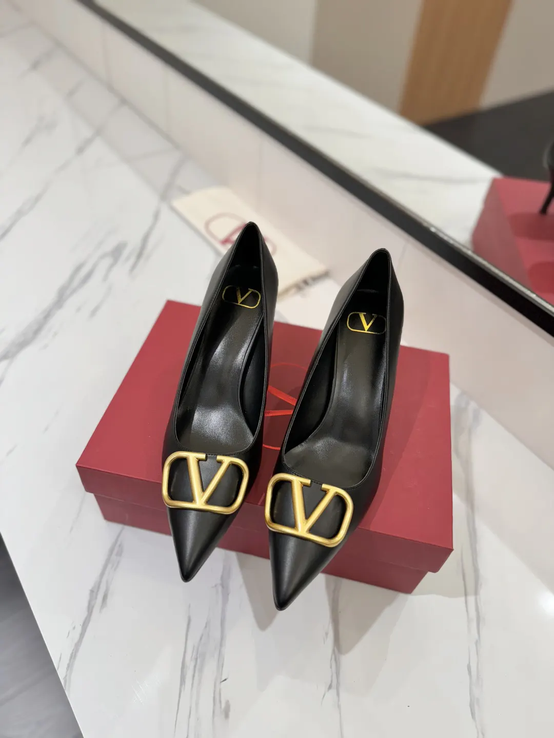 Valentino 金色 平底鞋 通勤约会款 款02