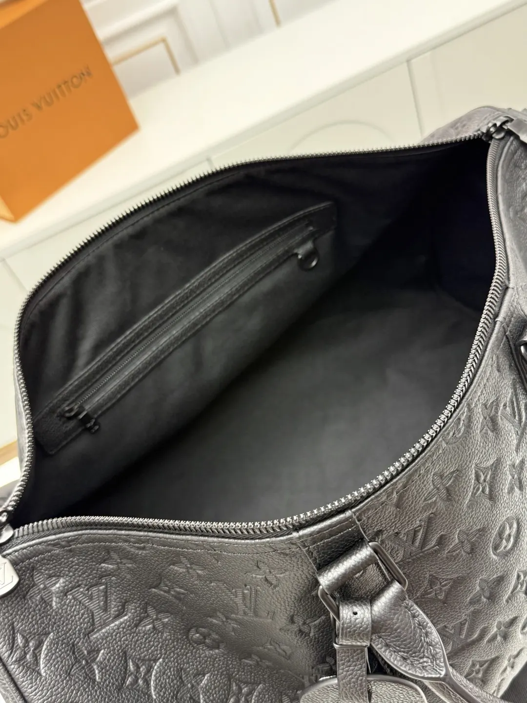 Fashion Item Travel Image 9 Fashion Item Travel Image 9