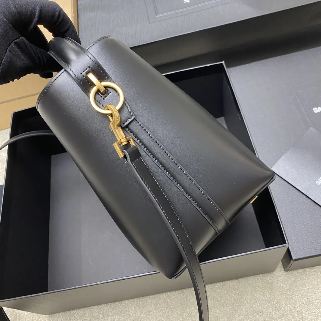 黑色 小牛皮 精品专供 黑平纹 金 LE ̀ 系 水桶包 休閒水桶款