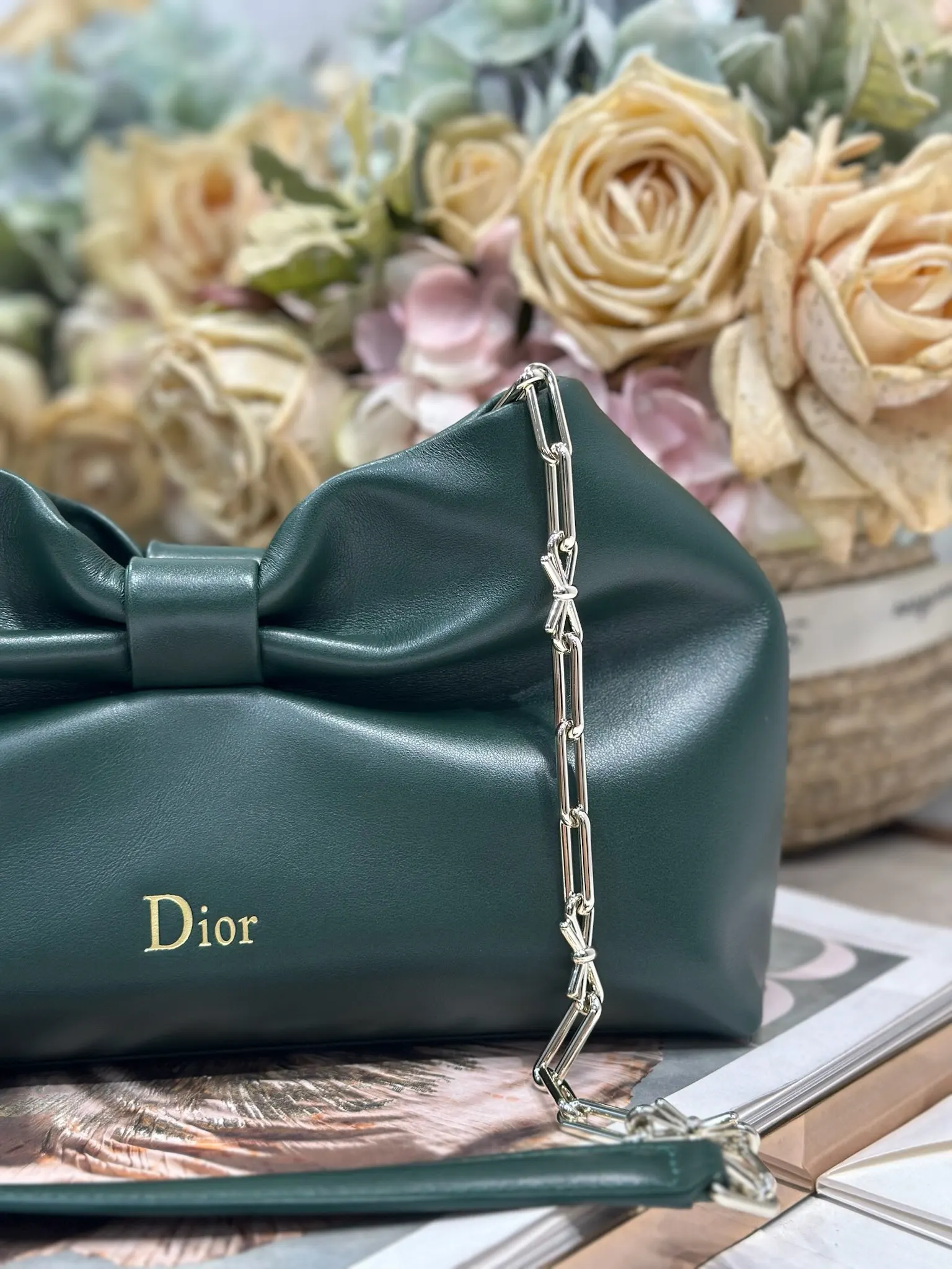 Dior 綠色 小牛皮 可拆卸鏈條以蝴蝶结 点缀更显精致 可手提或斜挎 鏈條包 精致鏈條款