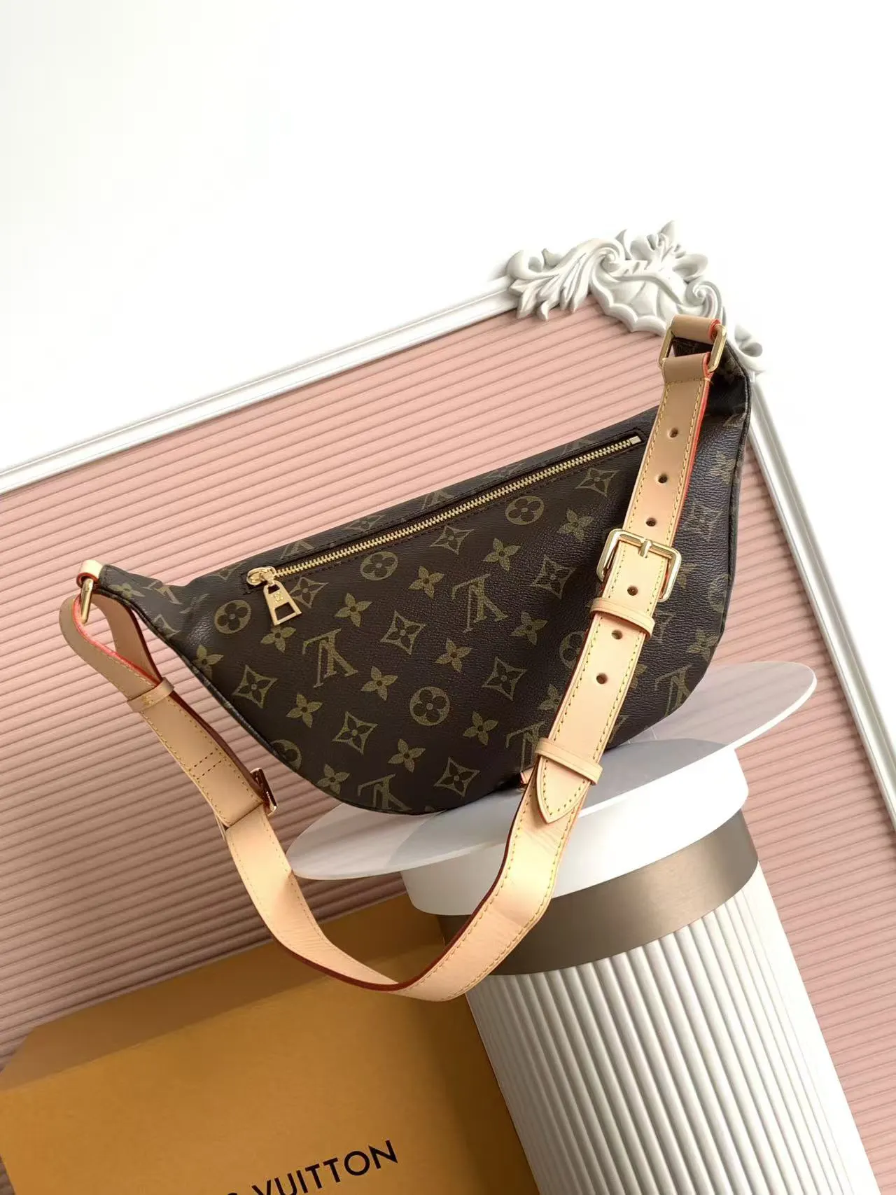 Louis Vuitton Gold Monogram Belt Bag Classic Casual Leather
