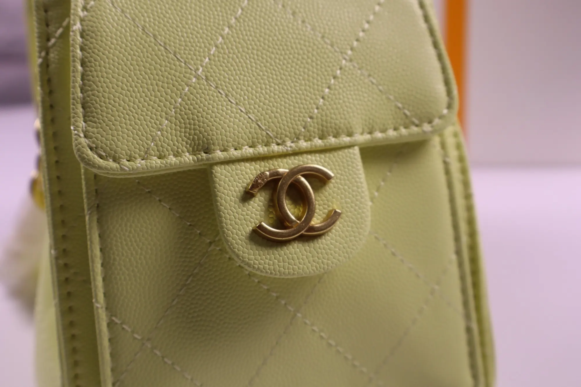 Chanel 黄色 腋下包 实拍款01