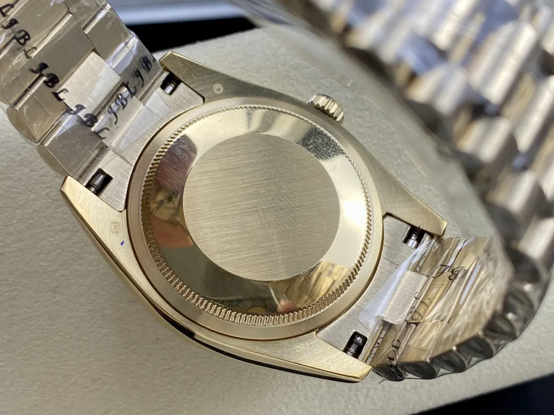 Watch Classic Image 9 Watch Classic Image 9