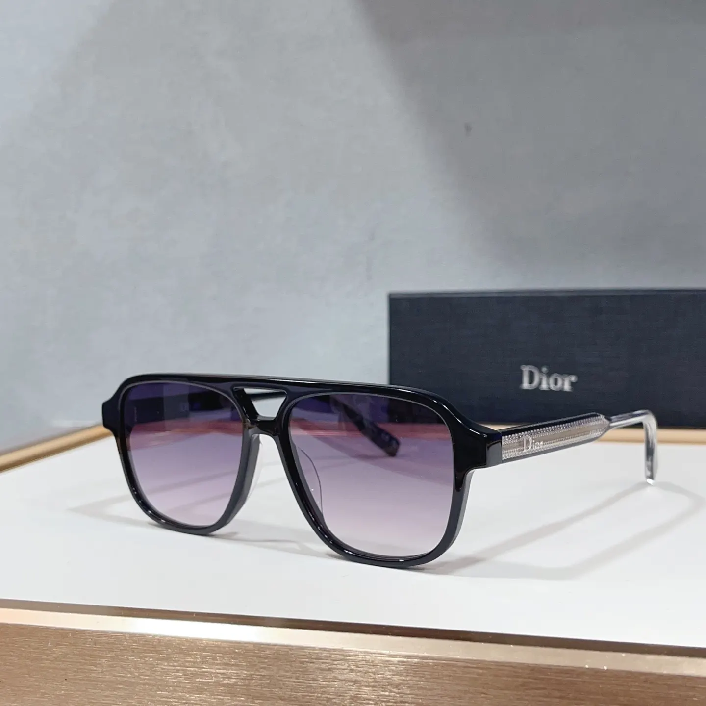 Dior 浅金色太阳镜 复古遮阳款
