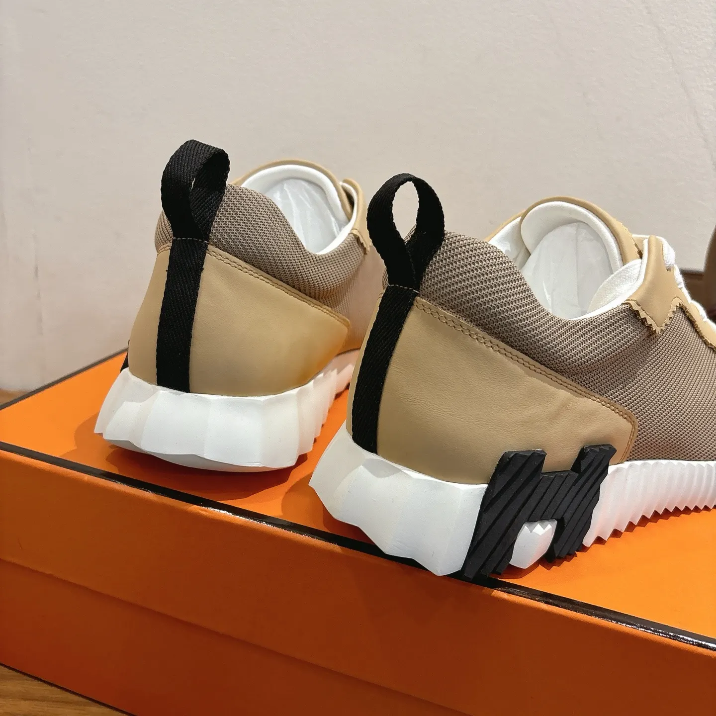 Hermès SS 运动鞋(數字8) Hermès SS 运动鞋(數字8)