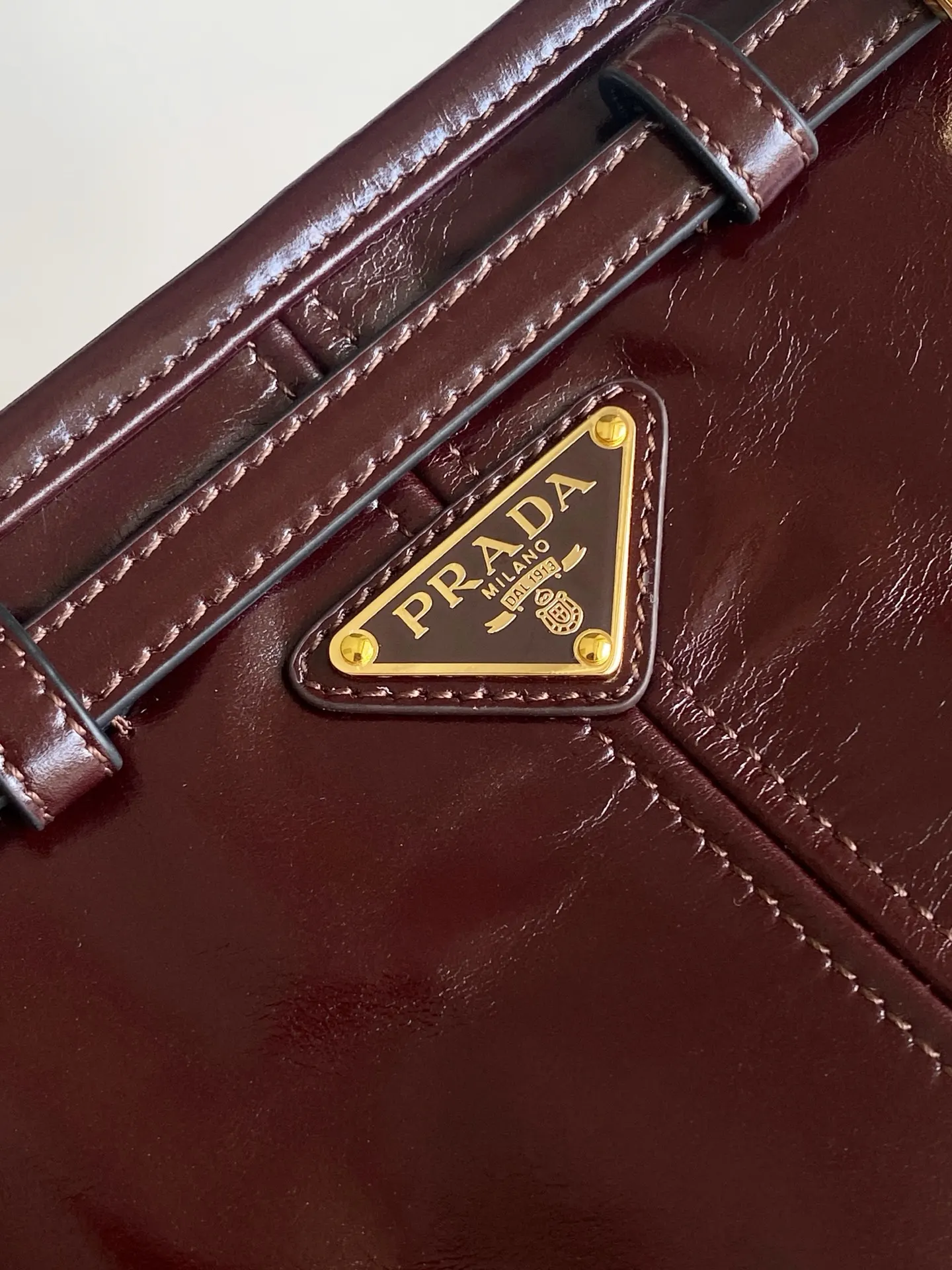 Prada 1BC297 斜挎包