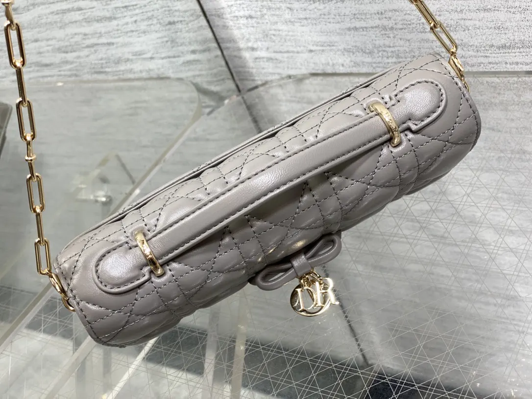 Dior 灰色 皮革 手拿包