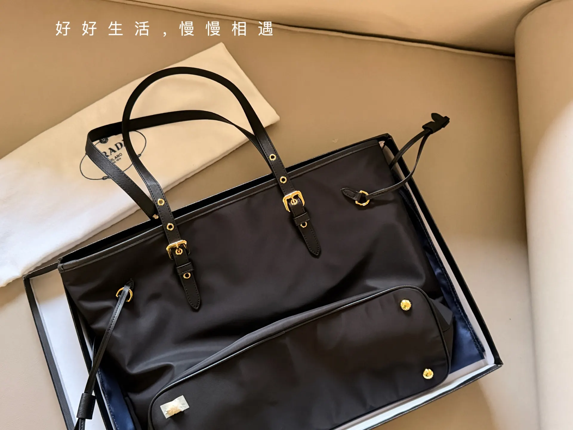 Prada 购物袋 轻便实用 托特包