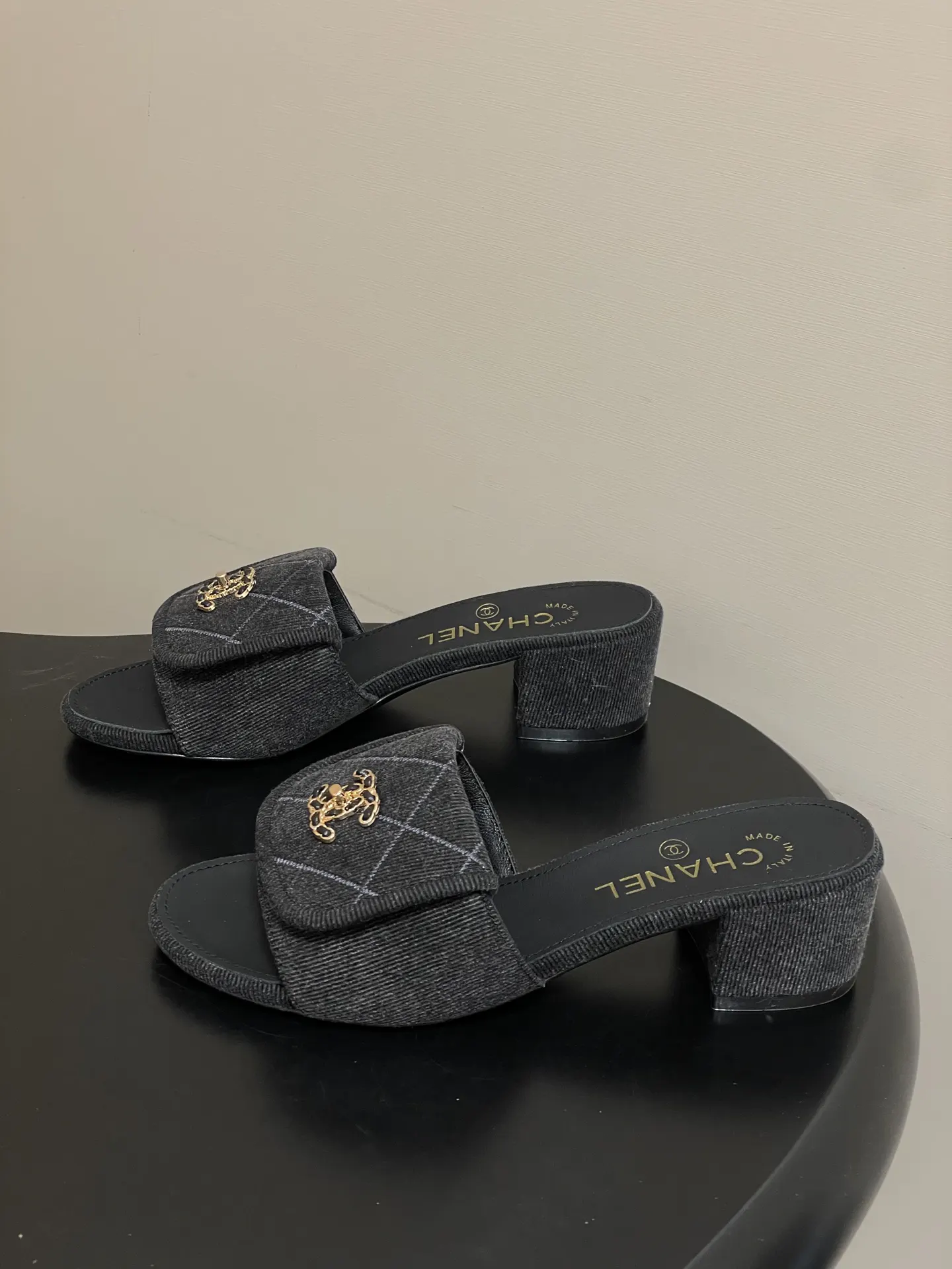 Chanel 黑色牛皮拖鞋 休闲凉拖