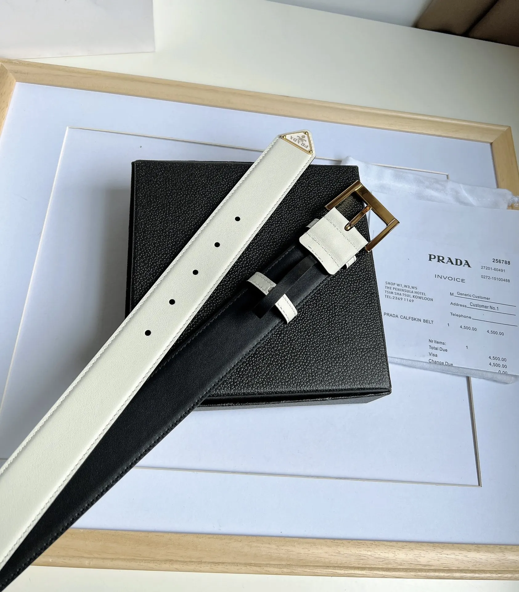 Prada 白色皮革腰带 金色方扣款