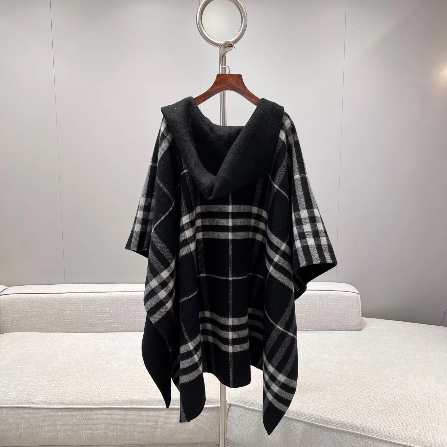 Burberry 黑色 羊绒 格纹 马术 帽子 日常造型款