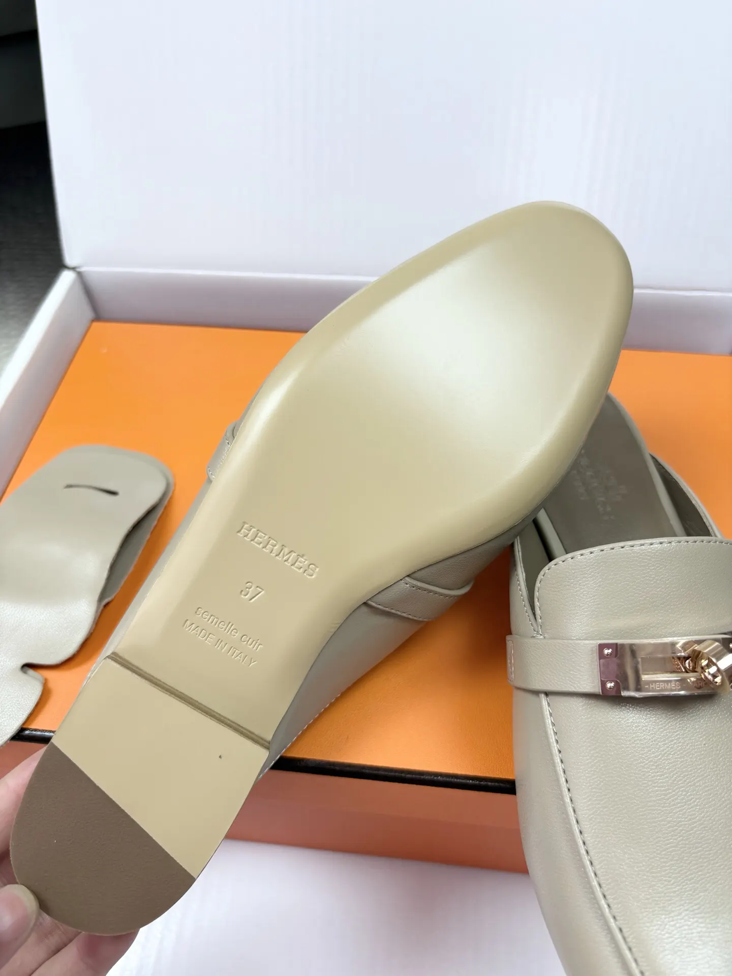 Hermès 乐福鞋