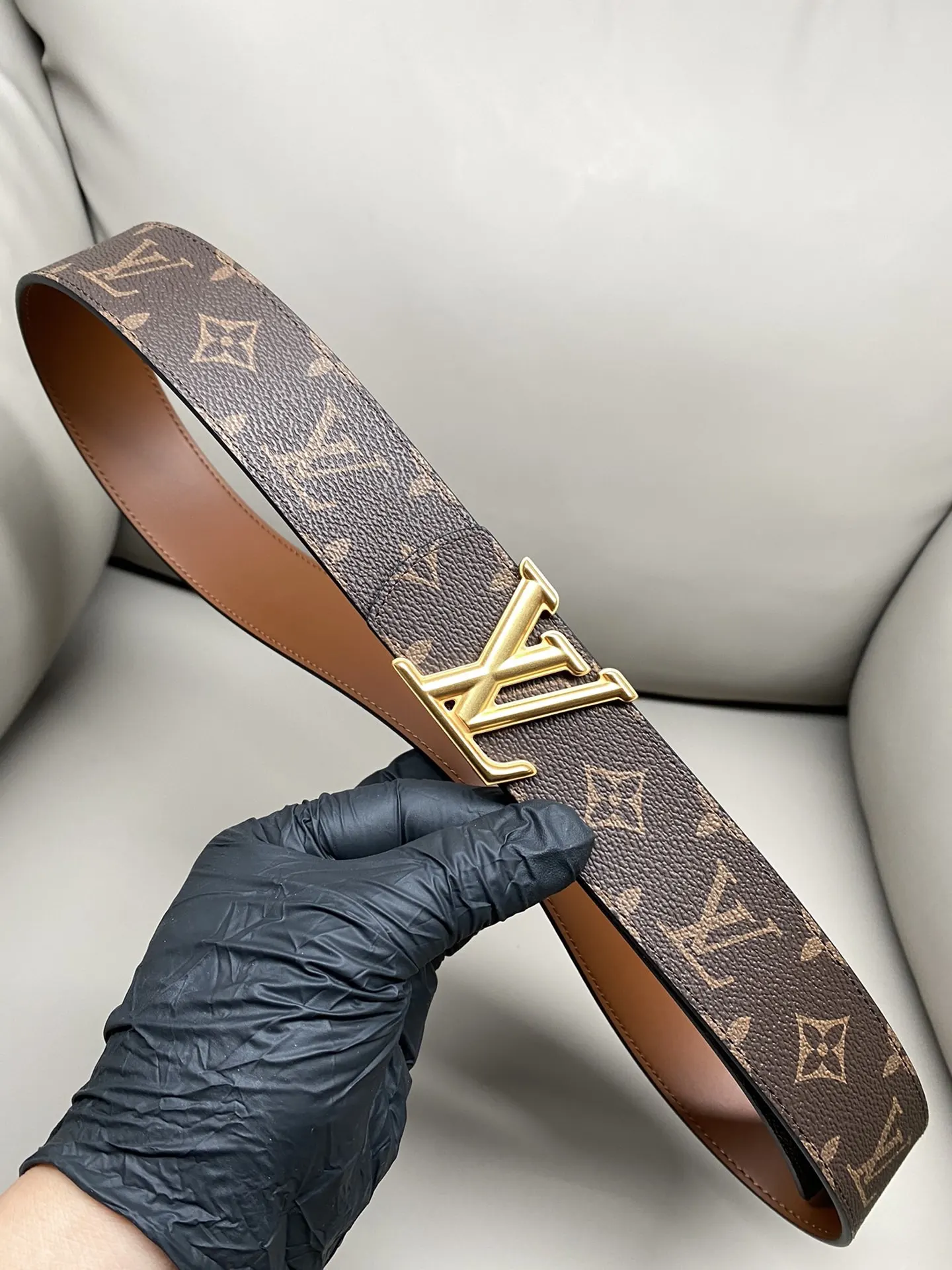 LV Double Sided Belt, Business Casual Image 6 LV Double Sided Belt, Business Casual Image 6