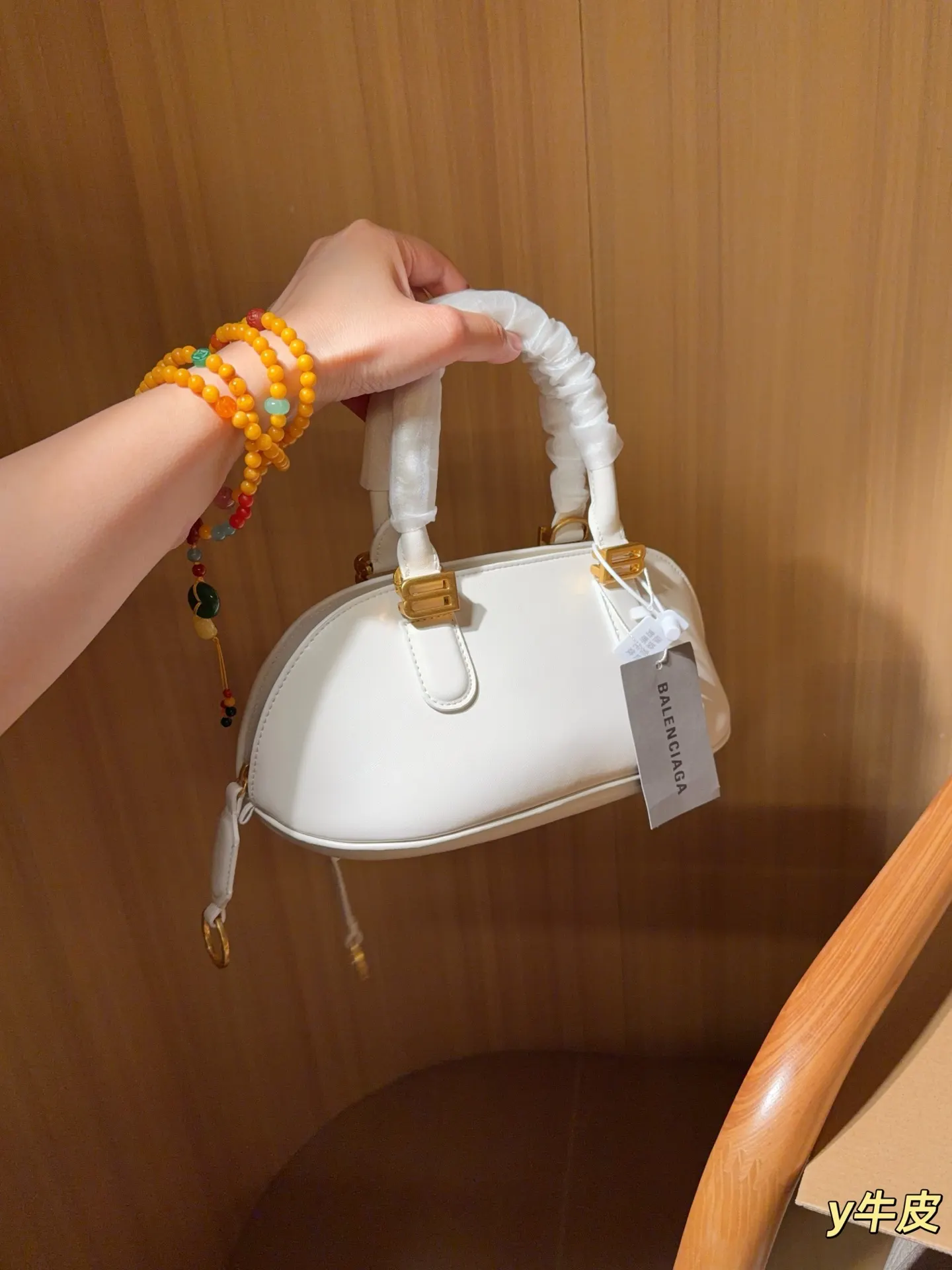 Balenciaga 牛皮 斜挎包 日常搭配