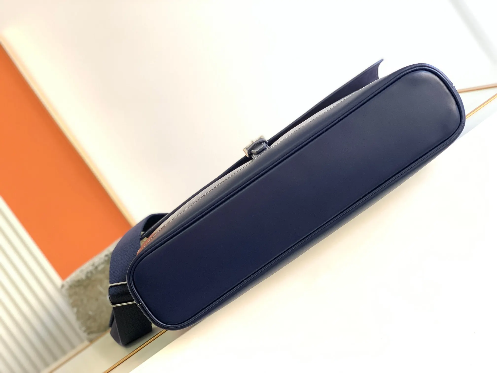 Briefcase Business Commuter Classic Leather