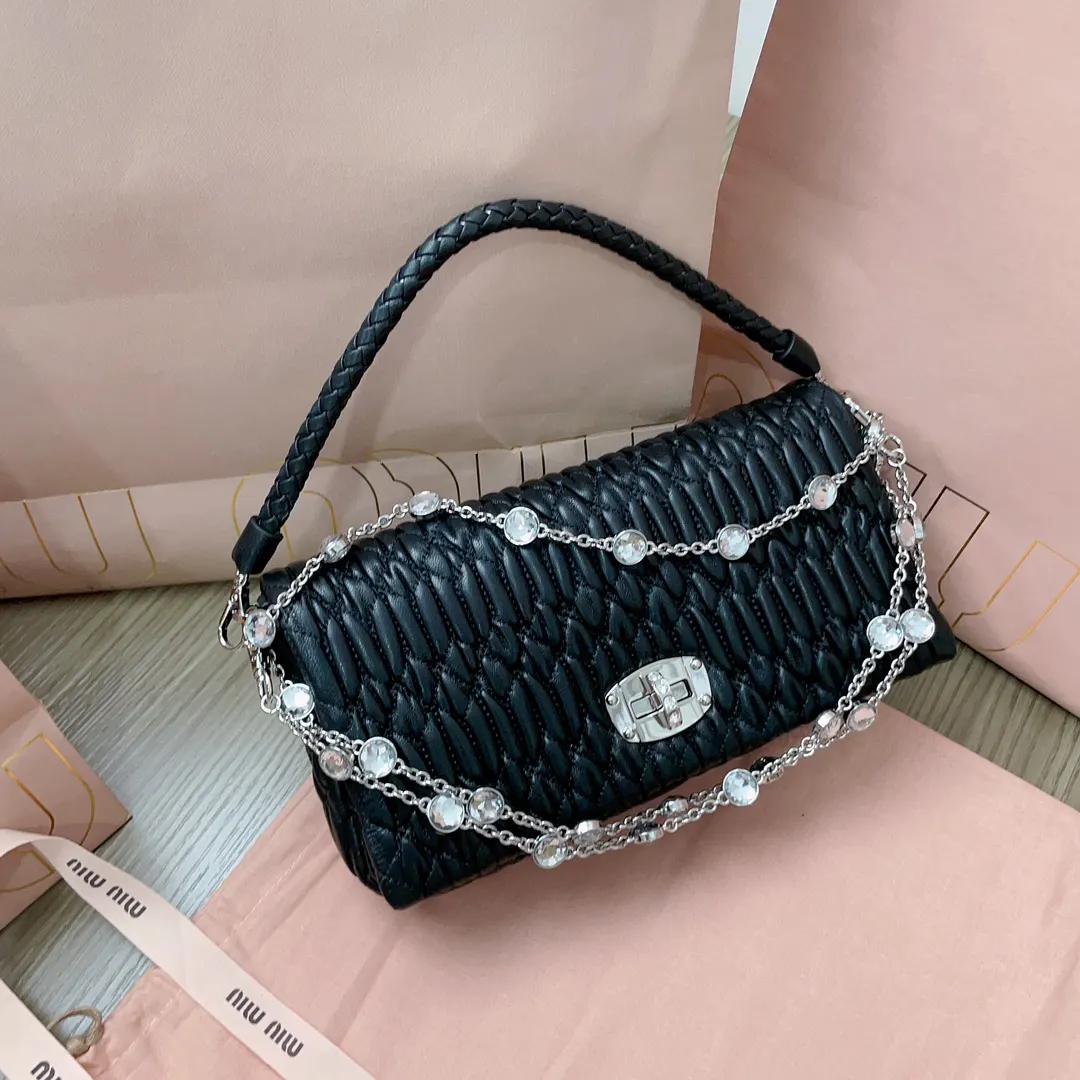 黑色 羊皮 黑色 钻石鏈條包 小提花皱褶凸纹 雙肩包 实用雙肩款