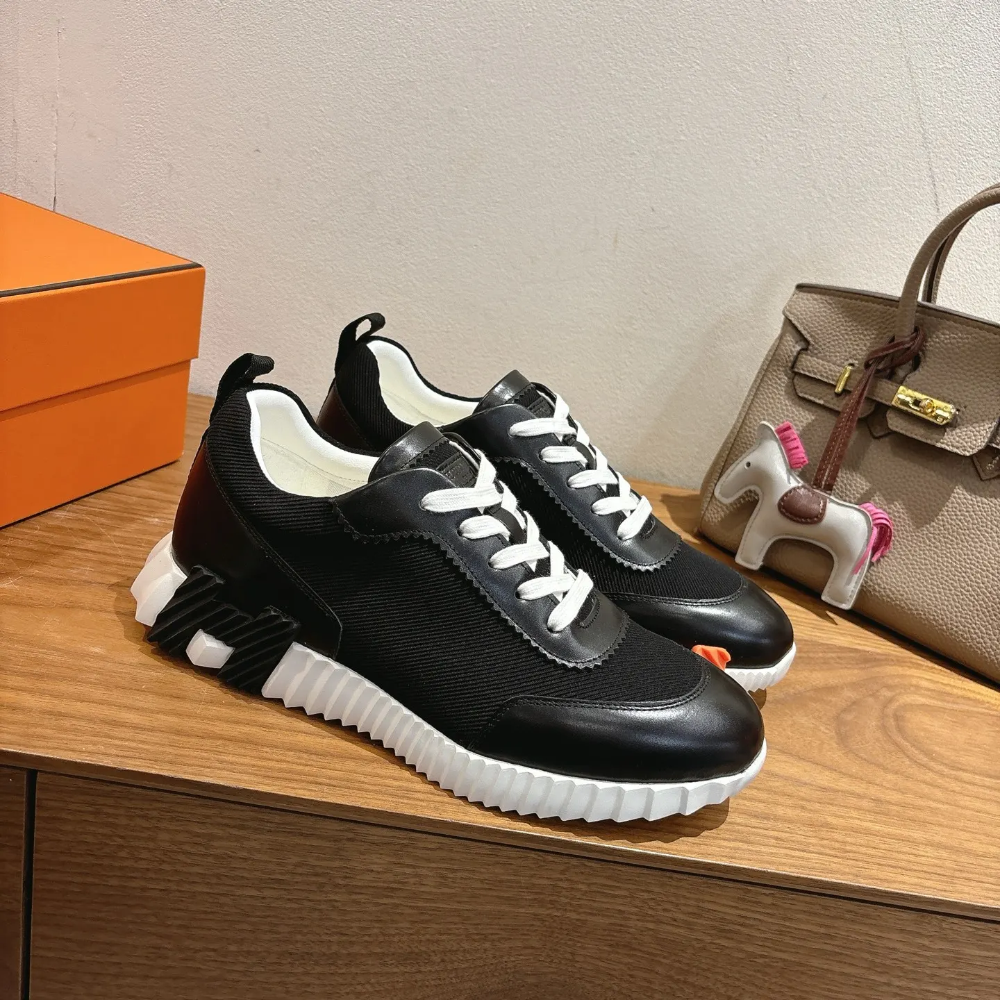 Hermès SS 运动鞋(數字4) Hermès SS 运动鞋(數字4)