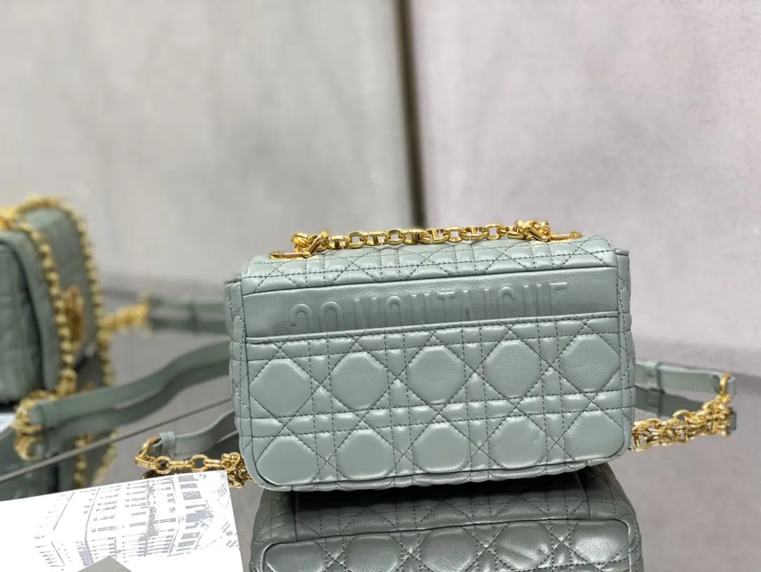 Dior Caro 浅蓝小牛皮链条包 金扣斜挎
