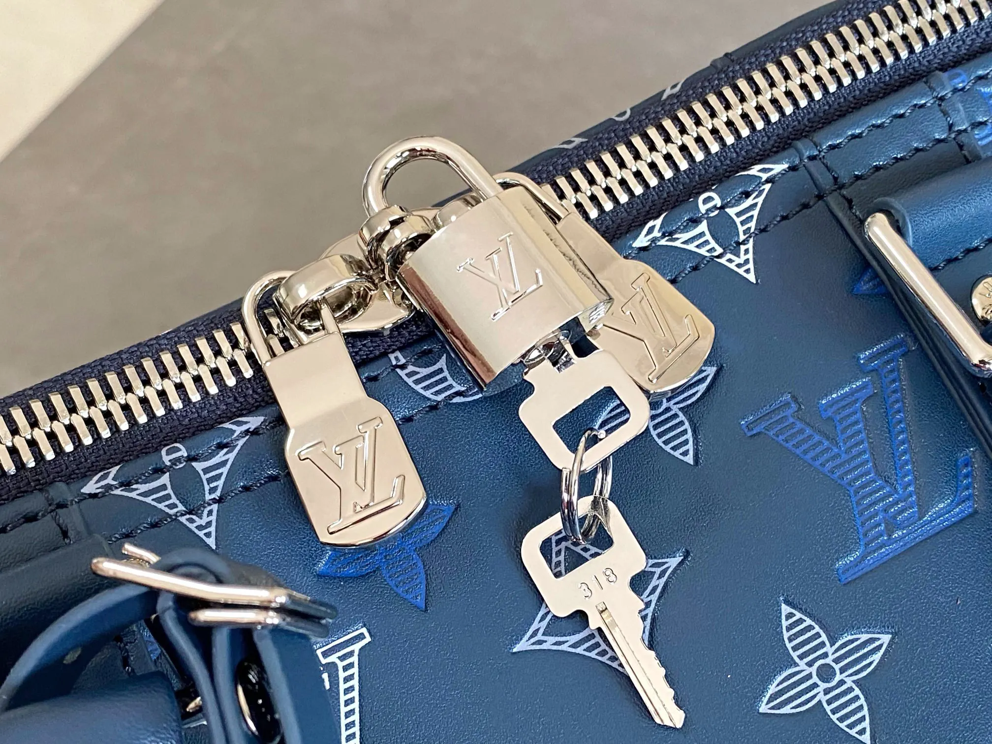 LV Keepall 蓝色 牛皮 旅行包 大容量旅行款