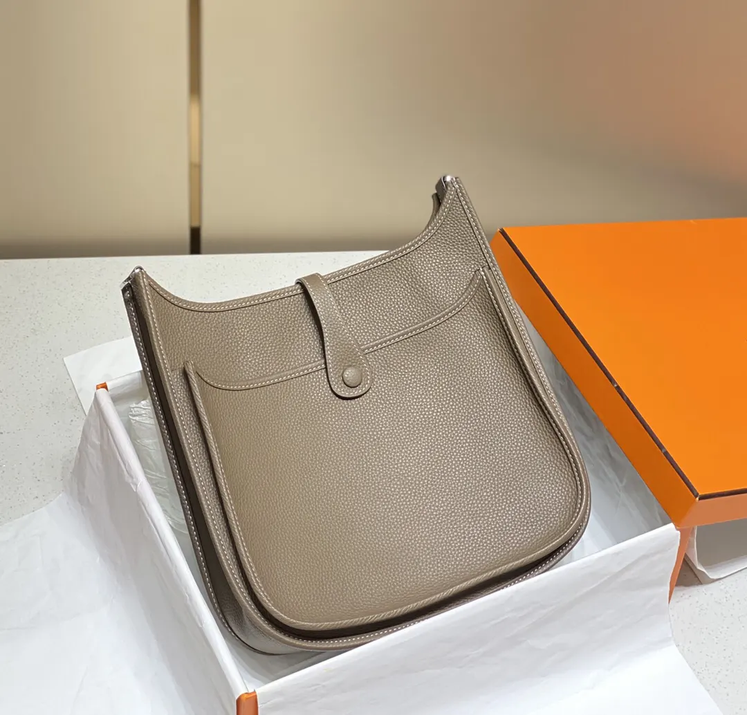 Hermès Evelyne 牛皮 斜挎包 29cm