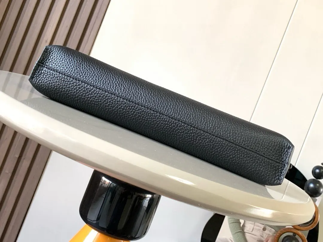 黑色 小牛皮 粒面牛皮革TT Pouch手包 家的皮具 腋下包 復古腋下背款