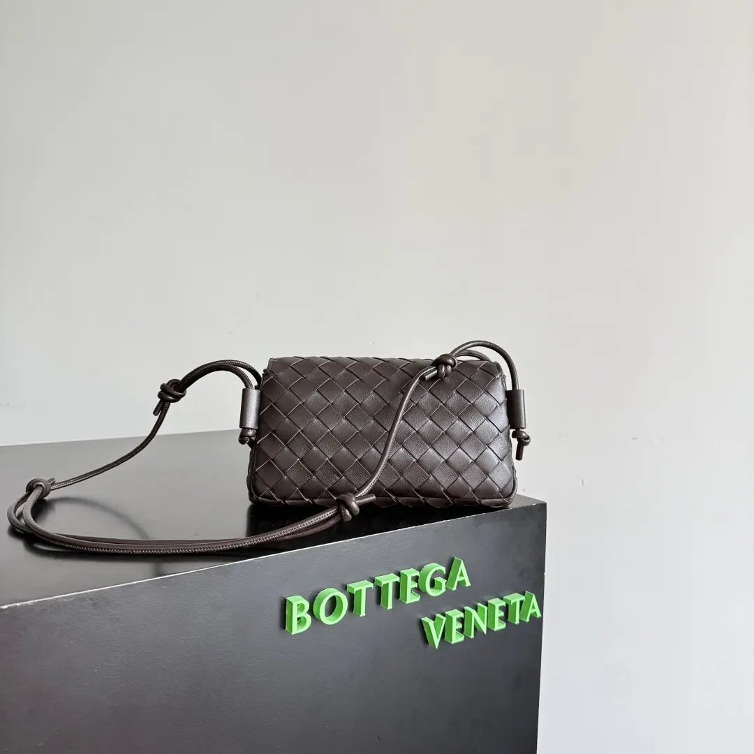 Bottega Veneta 棕色 手拿包 精致手拿款