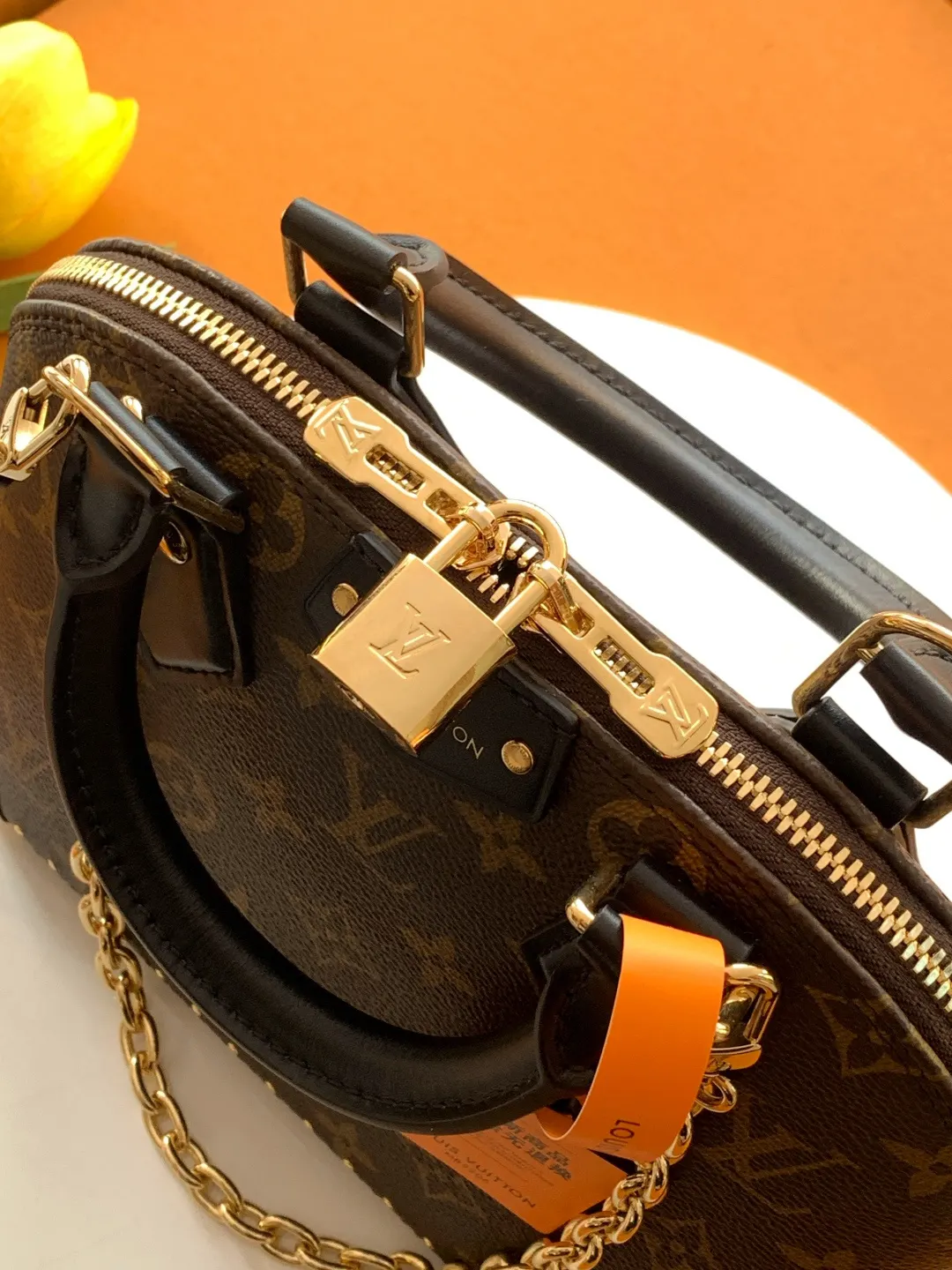 Chain Bag Leather