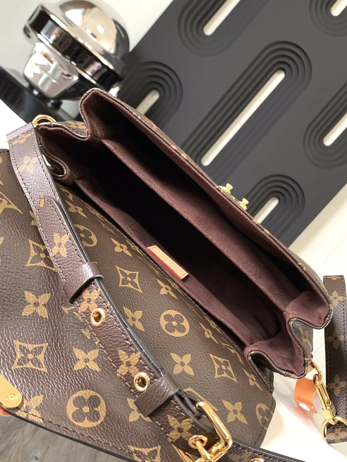 LV M44875 包袋 精选款