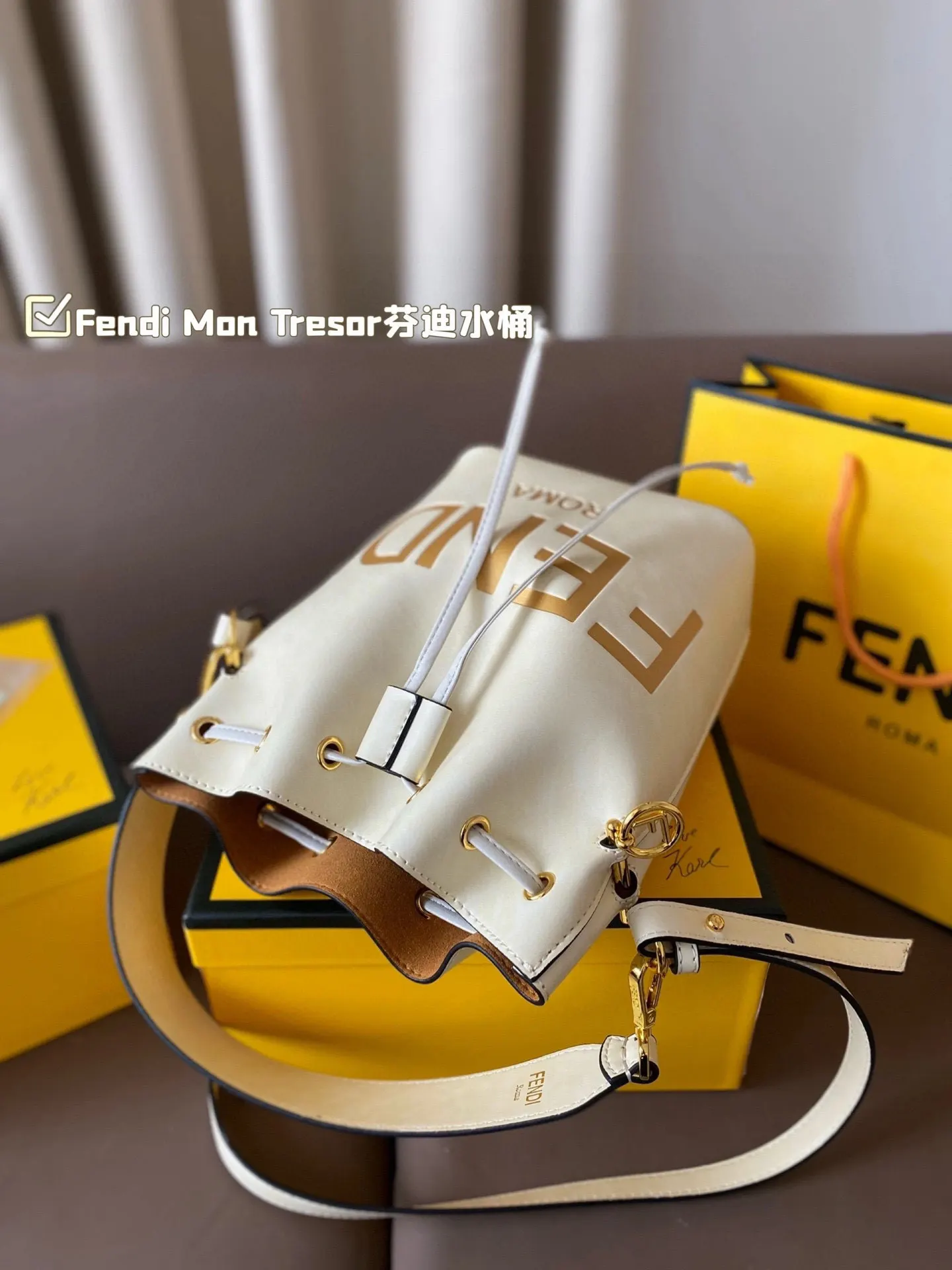 Fendi 小水桶大容量真的太能装啦 小水桶 妥妥復古街头 水桶包 休閒水桶款