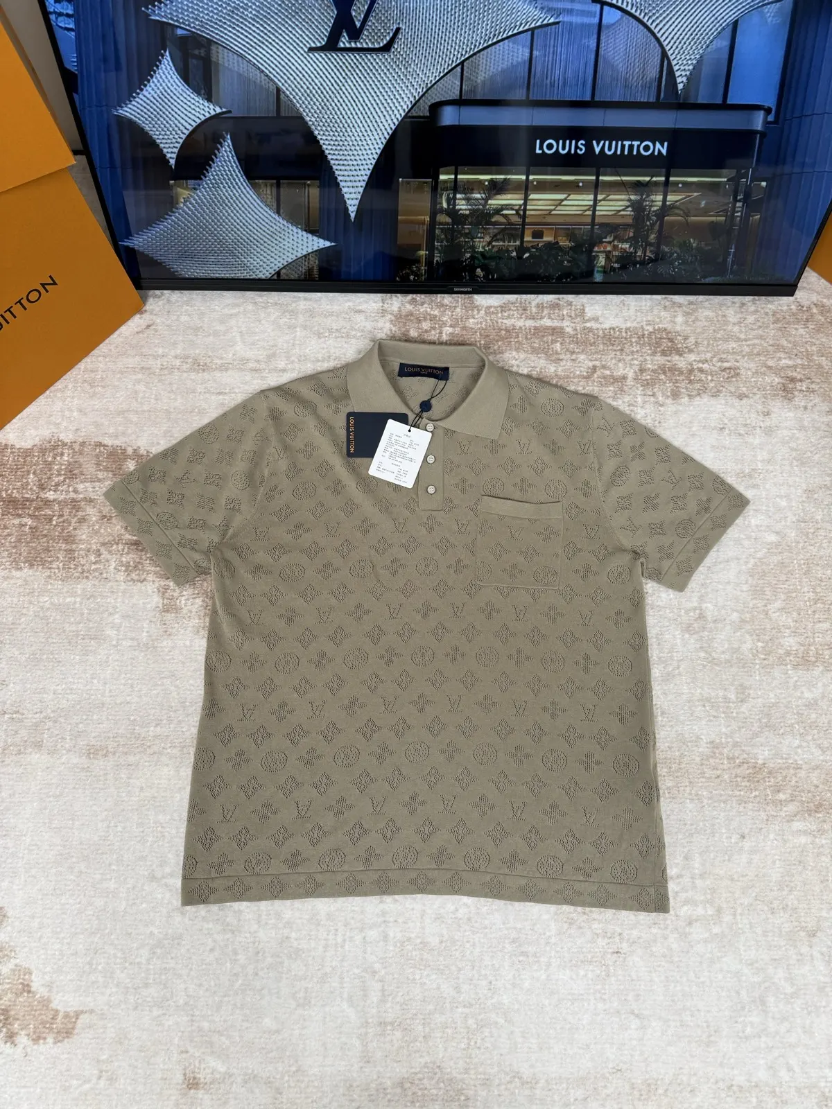 LV 绿色 Mo字母 短袖T恤 休闲百搭款