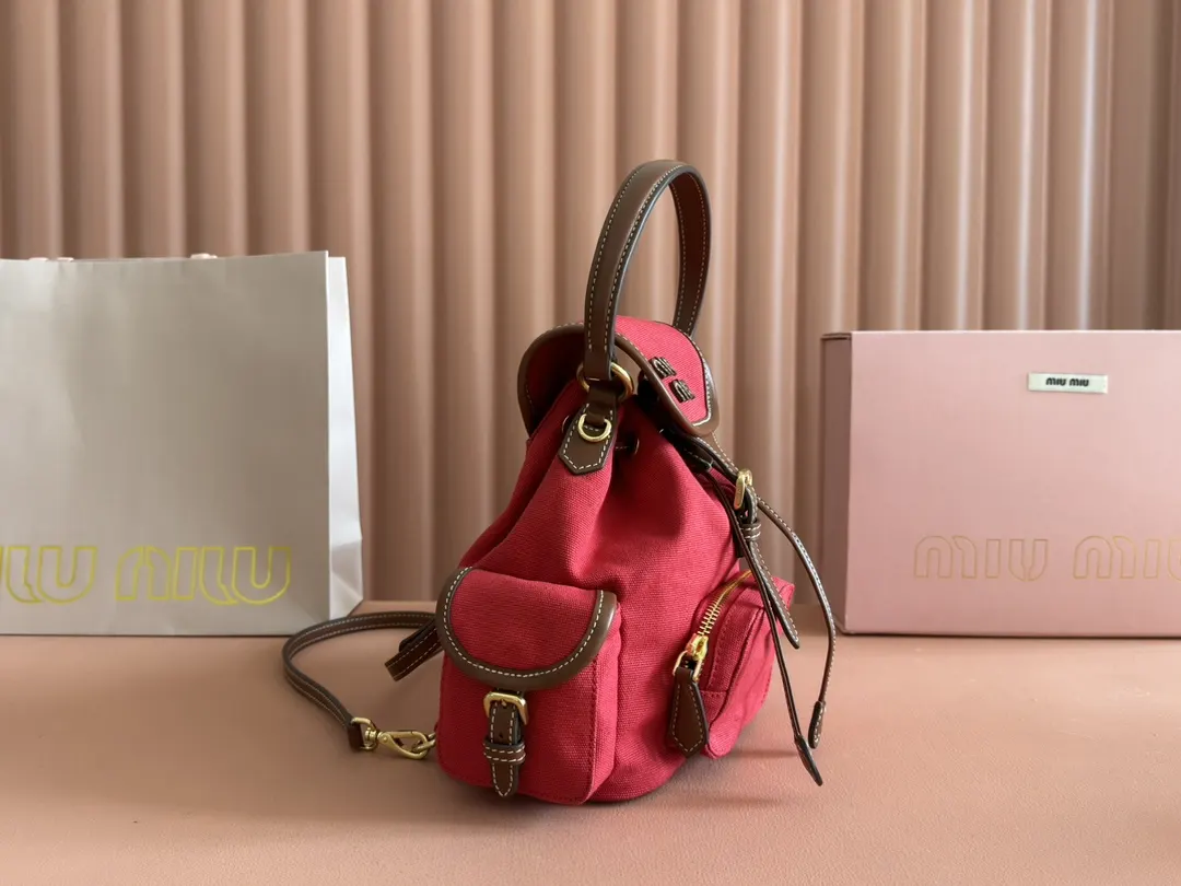 Miu 小牛皮 雙肩包 实用雙肩款