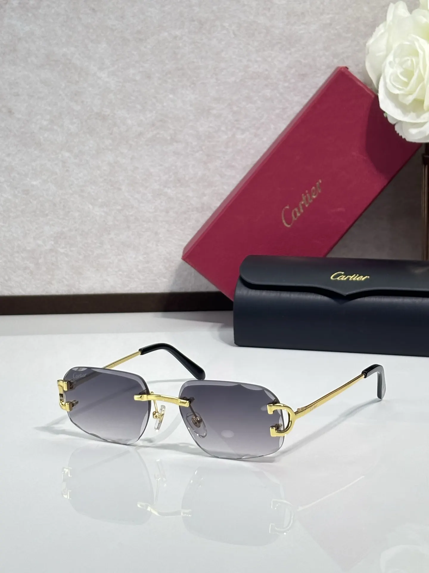 Cartier 墨镜 時尚防晒款