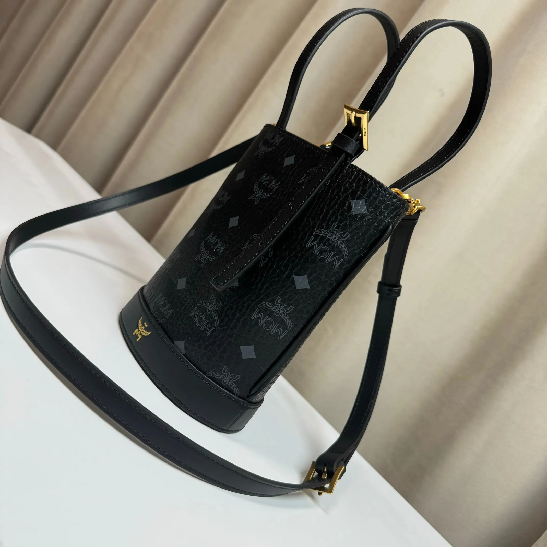 Monogram Bucket Bag Casual