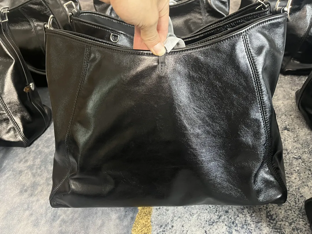 CarryAll 羊皮 跳码渠道级 中号羊皮 Ca 腋下包 復古腋下背款