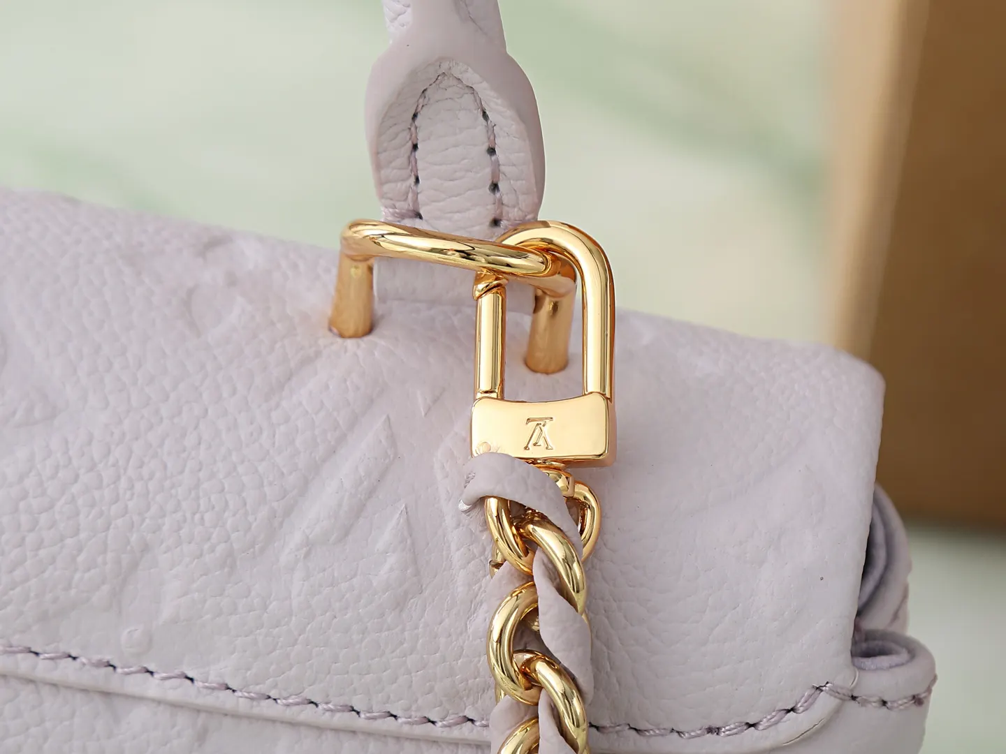 White Chain Bag