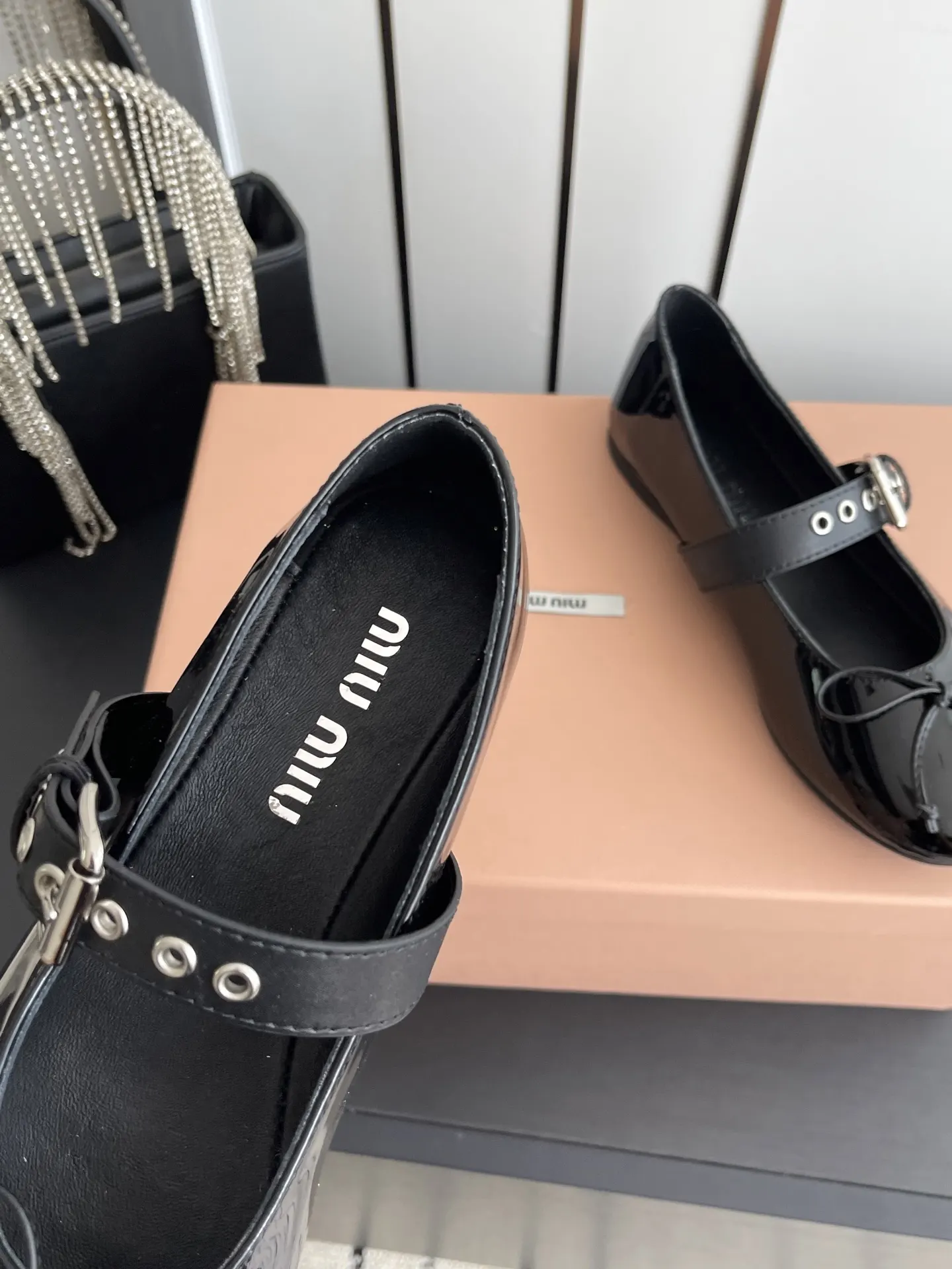 Miu Miu SS 平底鞋 通勤约会款