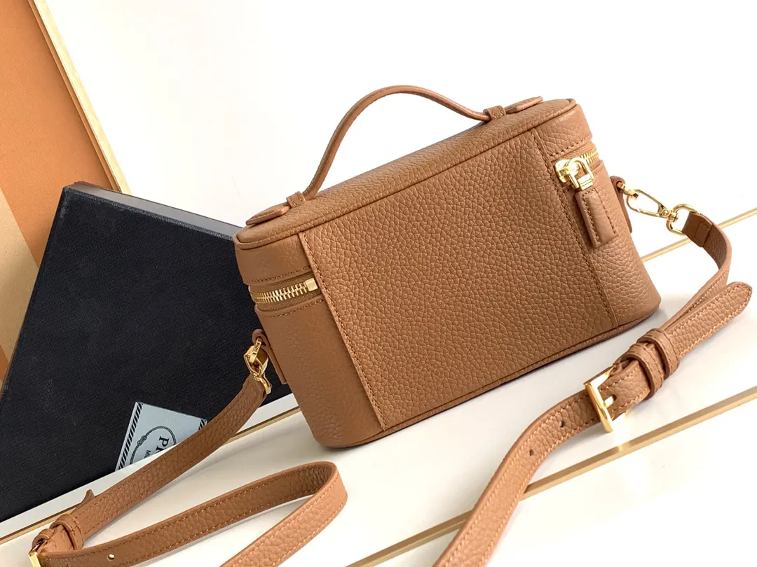 Prada 1Bh202P610 Top Handle Bag Commuter