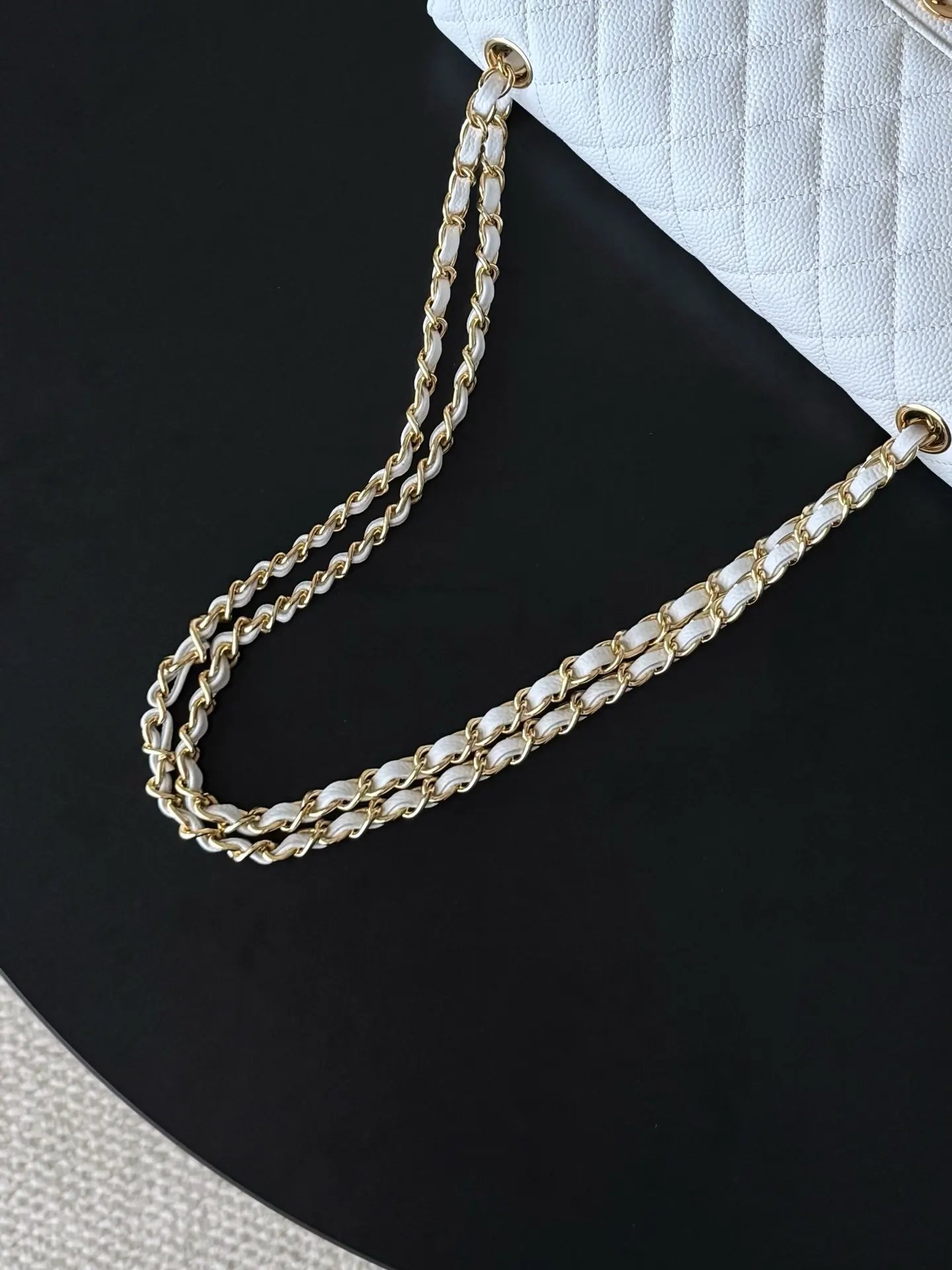 CHANEL 白色牛皮菱格链条包 金扣款