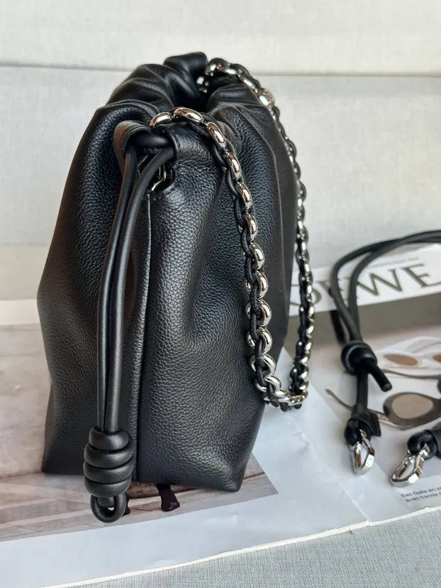 Loewe 皮革 鹿皮 套金屬鏈條 條長肩帶 柔软闪亮鹿 链条包 精致链条款