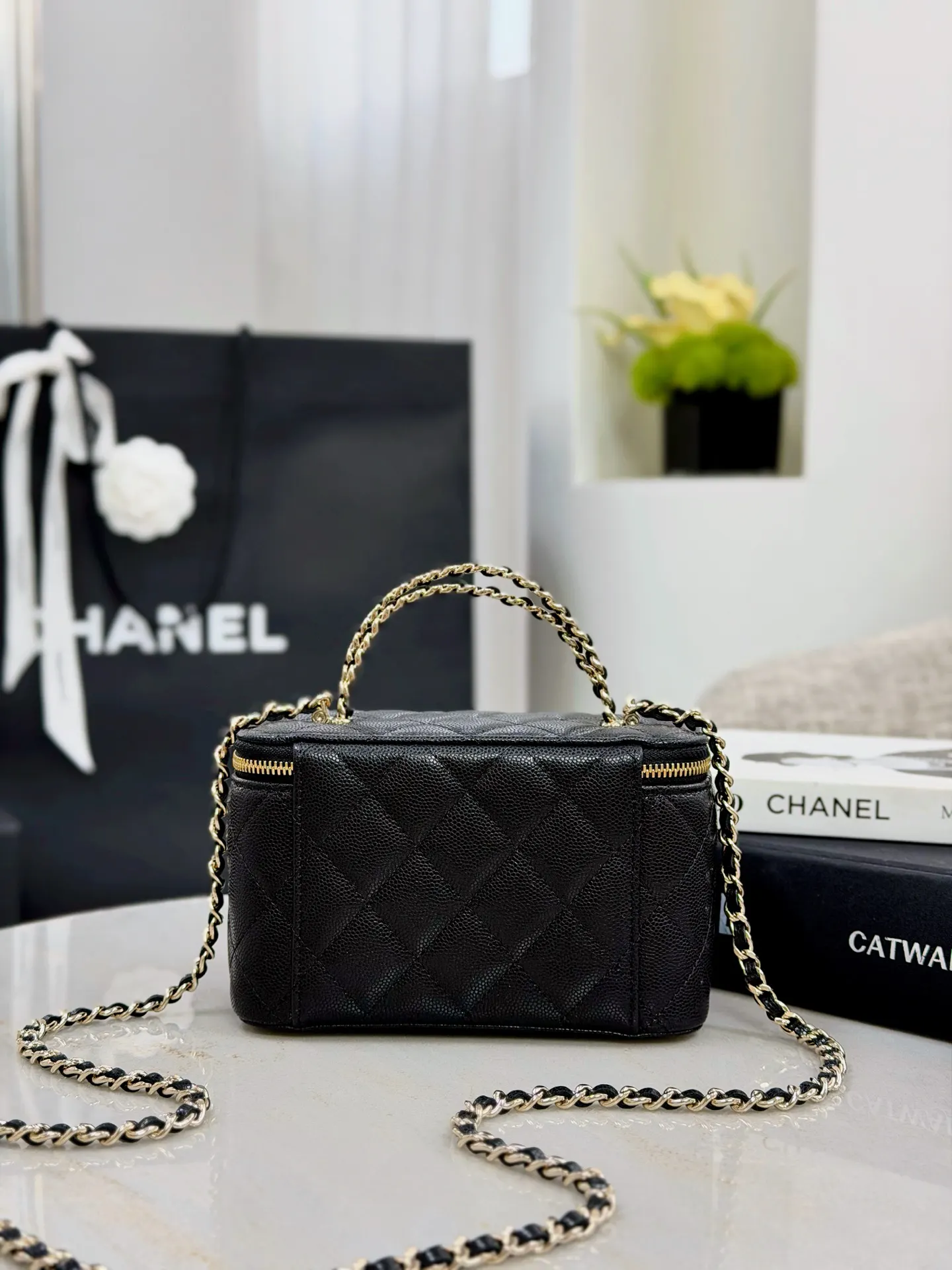 Chanel Lychee Pattern Cowhide Flap Chain Bag Shoulder and Crossbody Wear